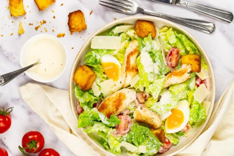 Caesar salad with chicken